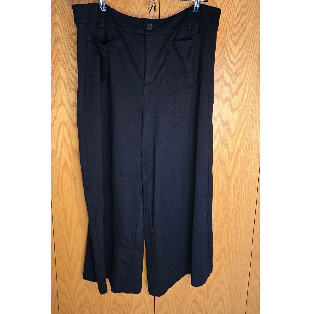 Studio by Torrid Black Wide Leg cropped Ponte Trousers Size 18R Patch Pockets